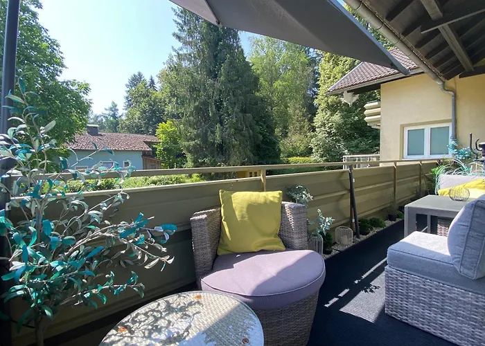 Efeunest - Stilvolles Apartment Mit Balkon