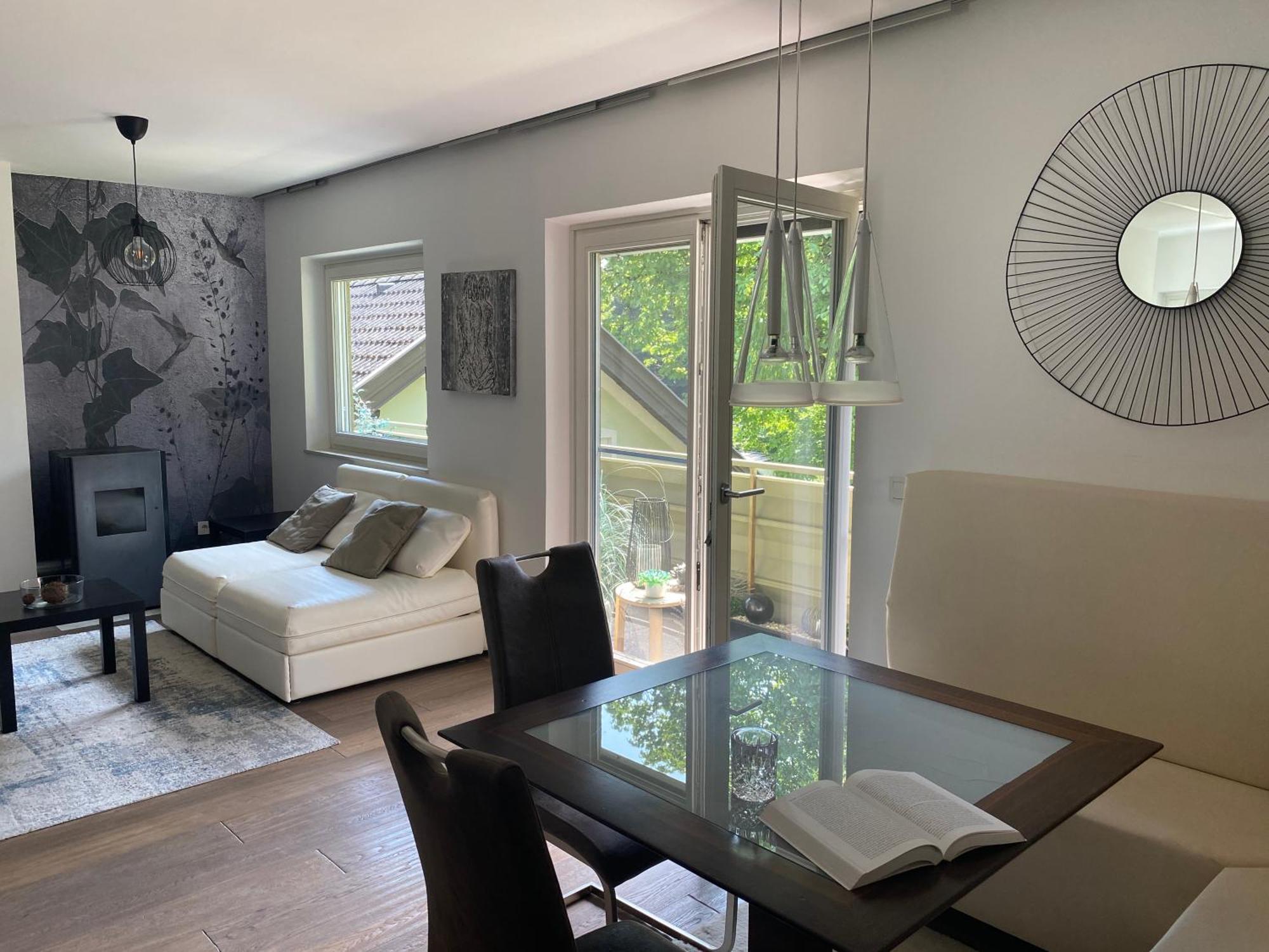 Efeunest - Stilvolles Apartment Mit Balkon *